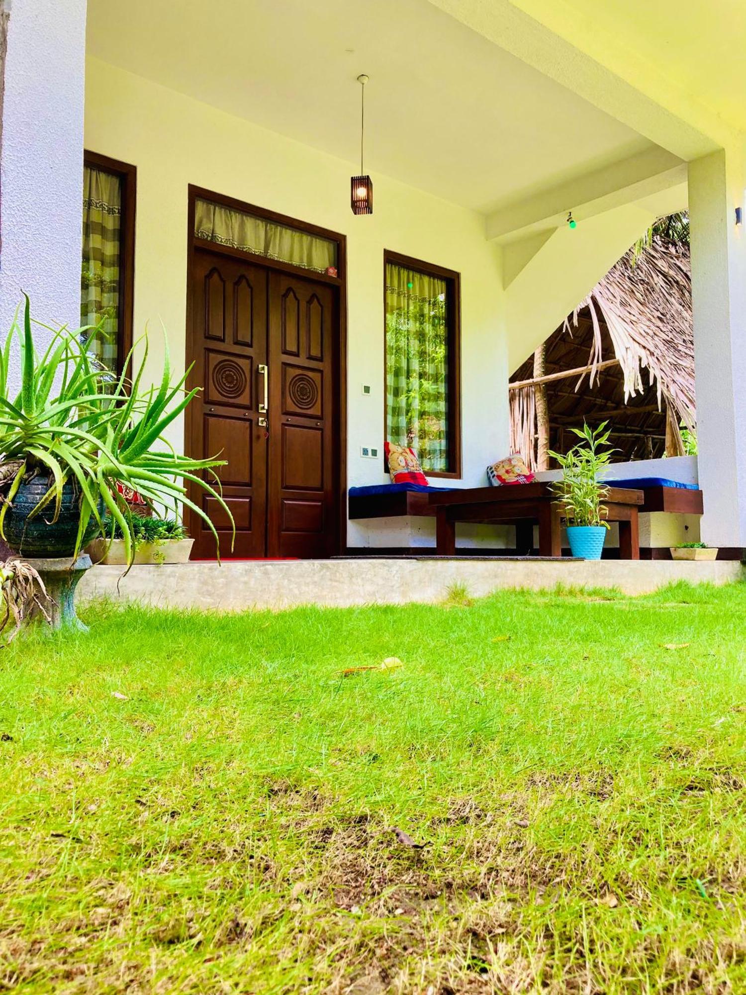 Mountain seaview Cabanas Tangalle Bagian luar foto